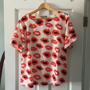 💋 Scoop-neck Neiman Marcus Blouse